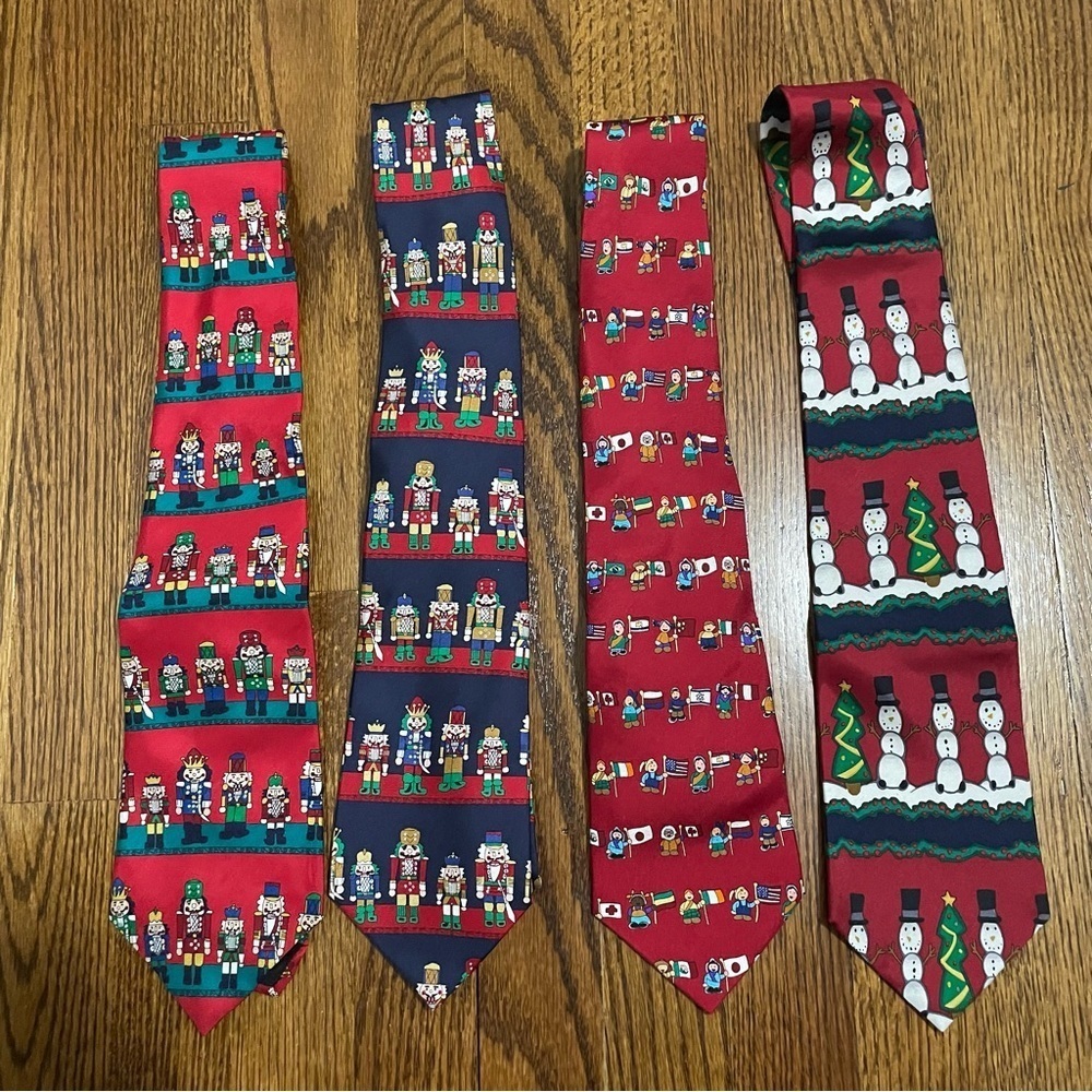 Save‎ the Children Christmas Holiday Red Blue Silk Ties Qty 4